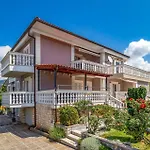 Stunning In With Wifi Apartment