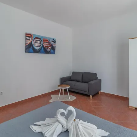 Cozy In With Kitchen Jadranovo