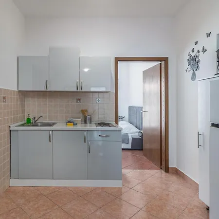 Apartment Cozy In With Kitchen Jadranovo