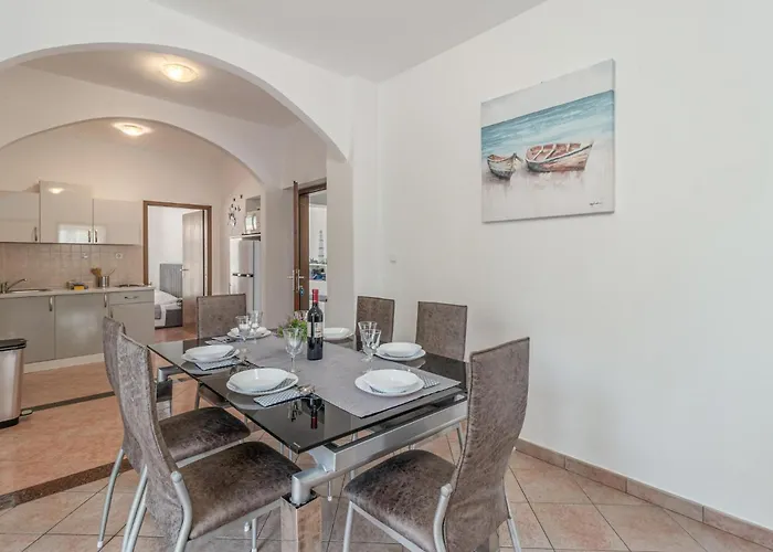 Lovely In With Wifi Apartment